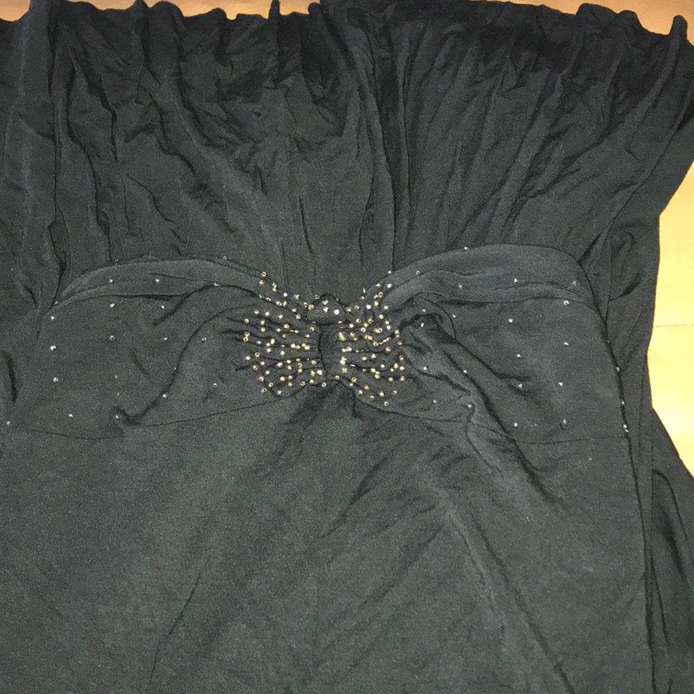 WDNY STRAPLESS KEYHOLE BEADED DRESS SIZE 10